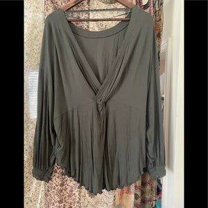 ***LAST CHANCE*** 3/$15 EUC Free People olive colored tunic! Sz M